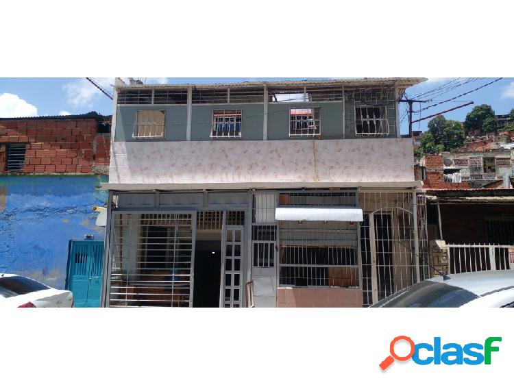 Venta de casa en Los Jardines del Valle - Caracas