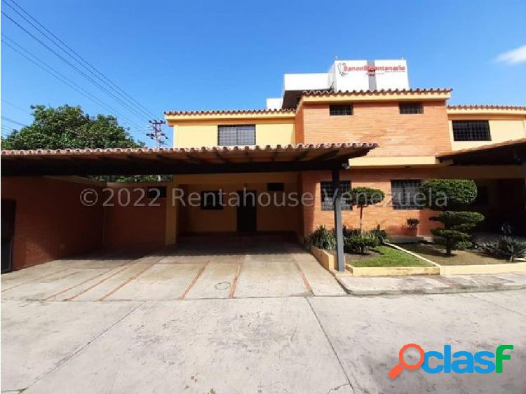 CASA EN VENTA TRIANGULO DEL ESTE 23-6556 IB 04245460778