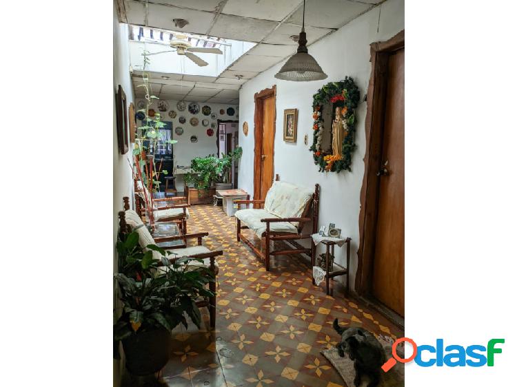 Casa en venta en el cementerio. Santa Rosalia