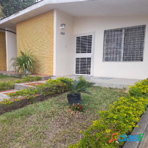 Se vende casa en urbanización privada Chucho Briceño