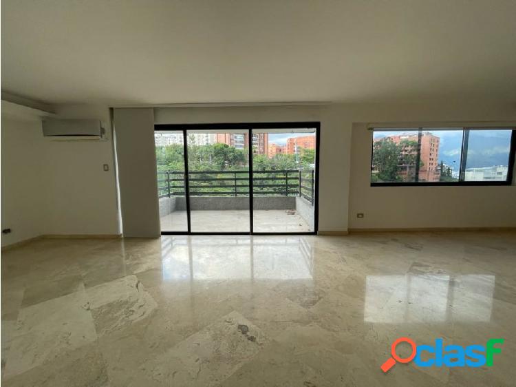 Vendo apto 167m2 2h+s/2.5b+s/2p Colinas de Valle Arriba 7597