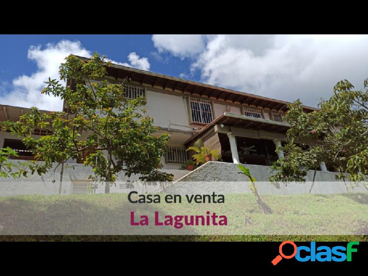 Casa en venta en calle cerrada de la Lagunita