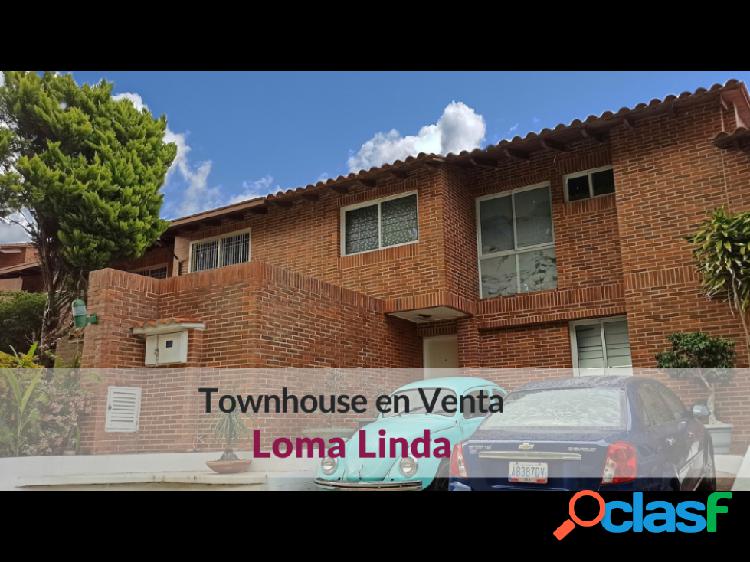 Venta de townhouse en Loma Linda con majestuosa vista al