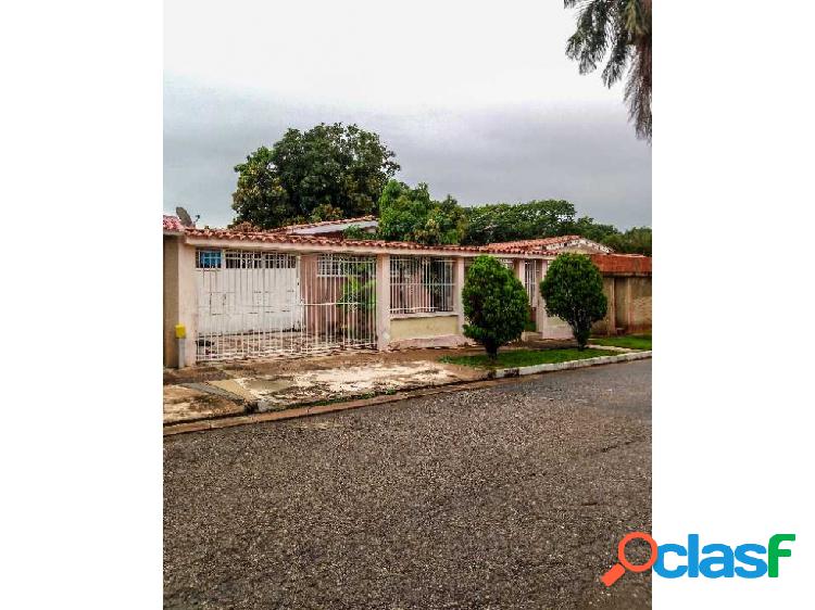 CASA EN VENTA EN URB. TRIGAL SUR, VALENCIA - EDO. CARABOBO