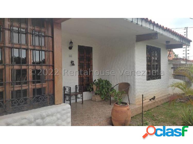 */* Casa en Venta Este de Barquisimeto Urb. Barisi 23-7825