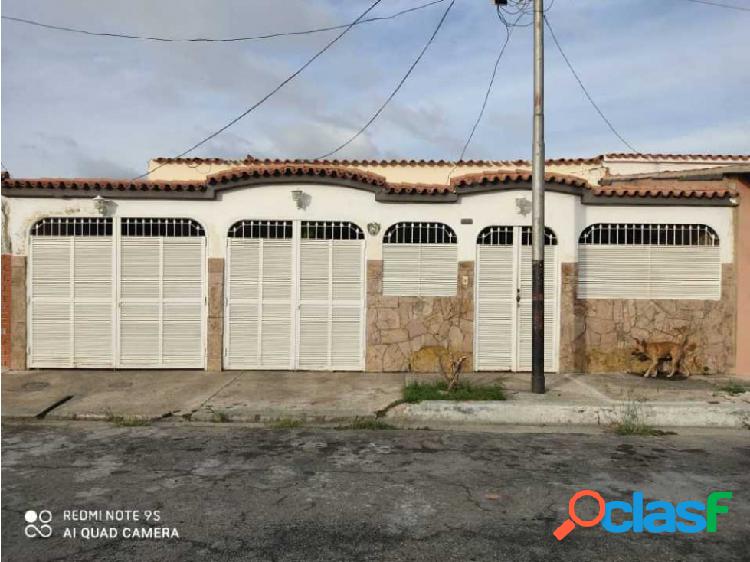 Casa en Venta en la Urbanización Araguaney, los Guayos