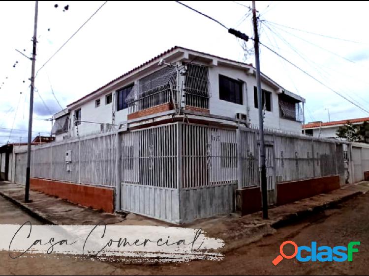 Casa Comercial | Av. Pedro León Torres