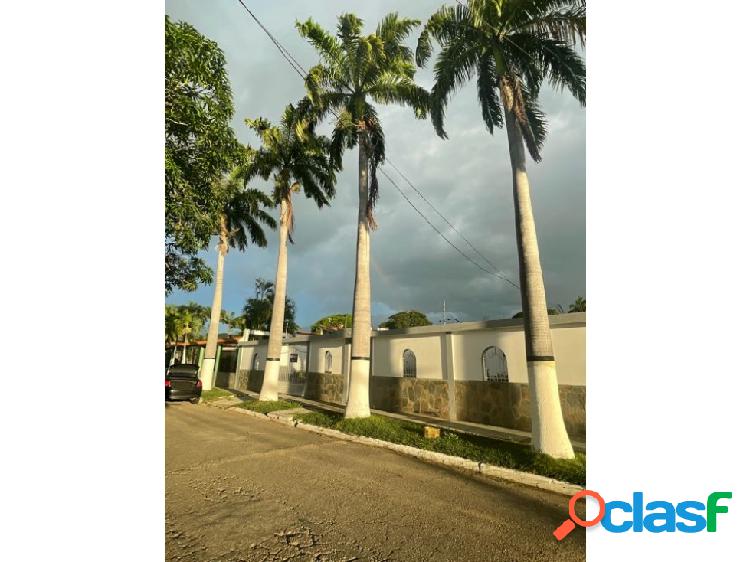 CASA EN VENTA EN LA URB. CUMBOTO, PUERTO CABELLO - EDO.