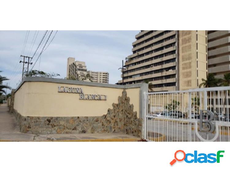 SE VENDE APARTAMENTO CON VISTA A LA LAGUNA Y MAR CARIBE