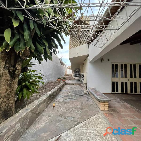 Se vende Bella y Amplia casa en Pedregal 1