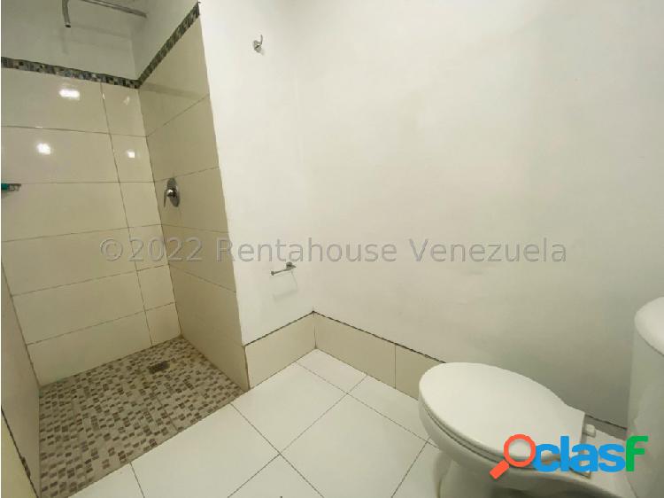 Apartamento en venta en Barquisimeto.Trinitarias. 23-11522