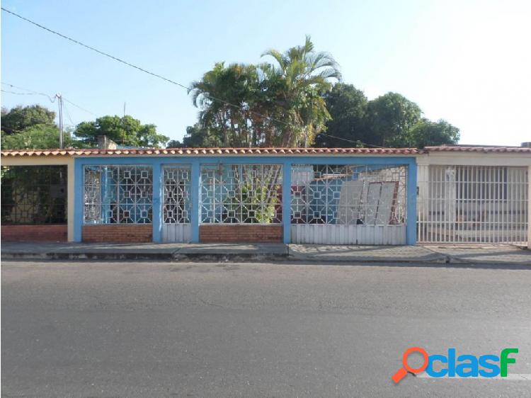 Casa en venta en Av Rotaria Barquisimeto 23-4300 YB