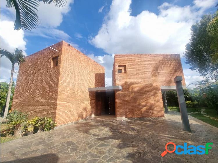 Exclusiva y espectacular Quinta con piscina en La Lagunita