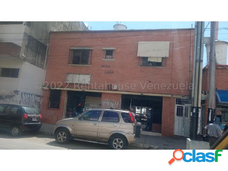 Venta de apartamento en Barquisimeto Centro. 23-11793 GR