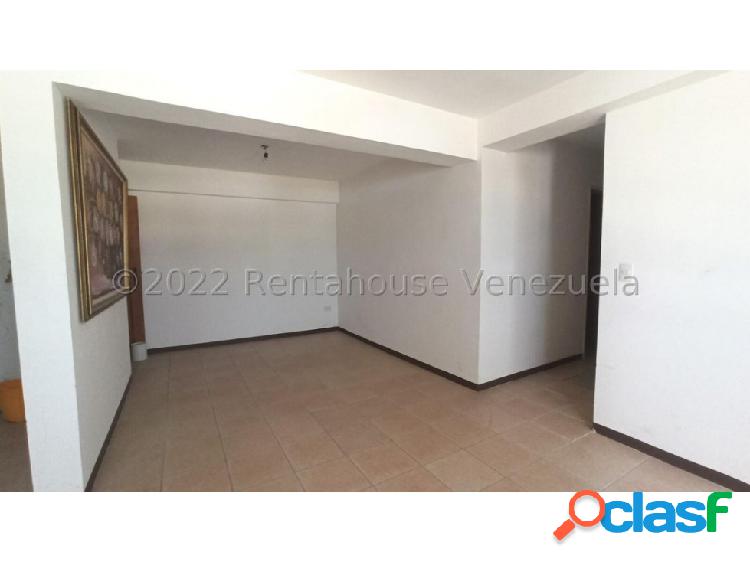 Venta de apartamento en Barquisimeto este. La Roca 23-11834