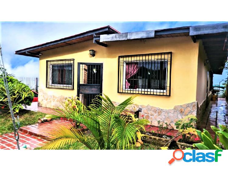 CASA JUNKO COUNTRY CLUB 128 M2 CONST. 412,50 M2 TERRENO 3H,