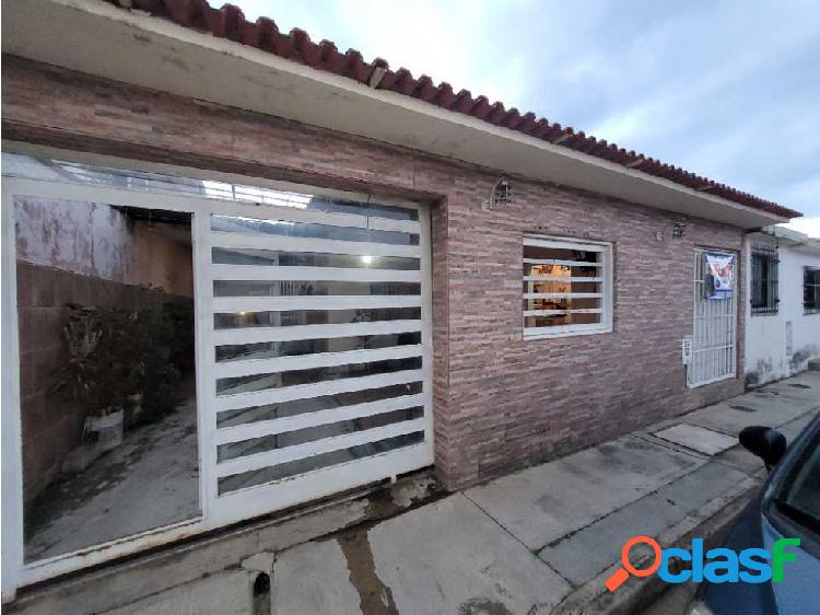 Casa con Local en Venta Santa Paula Tocuyito AA-5863362