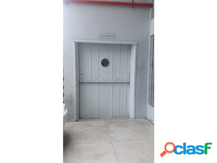 Vendo galpón 1660m2 La Trinidad 1333