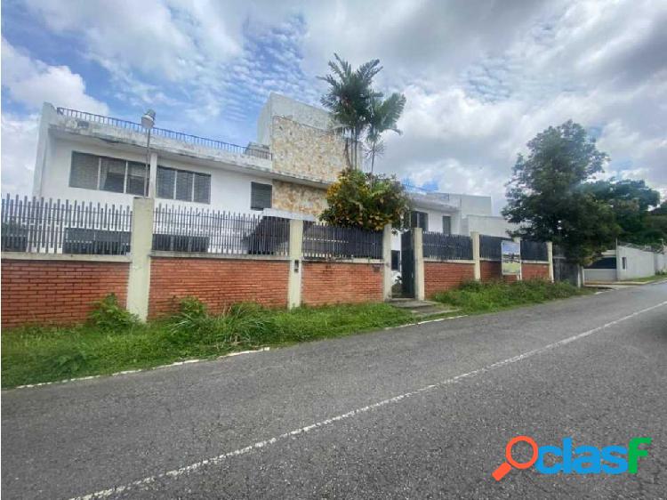 Terrazas Del Club Hípico /Venta / Casa/ 1083 m2 / 4h- 2b-