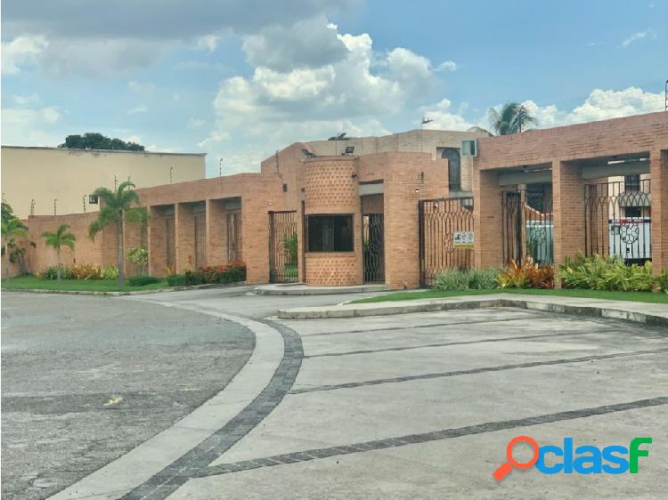 SE VENDE EXCLUSIVO TOWN HOUSE URB TRIGAL NORTE