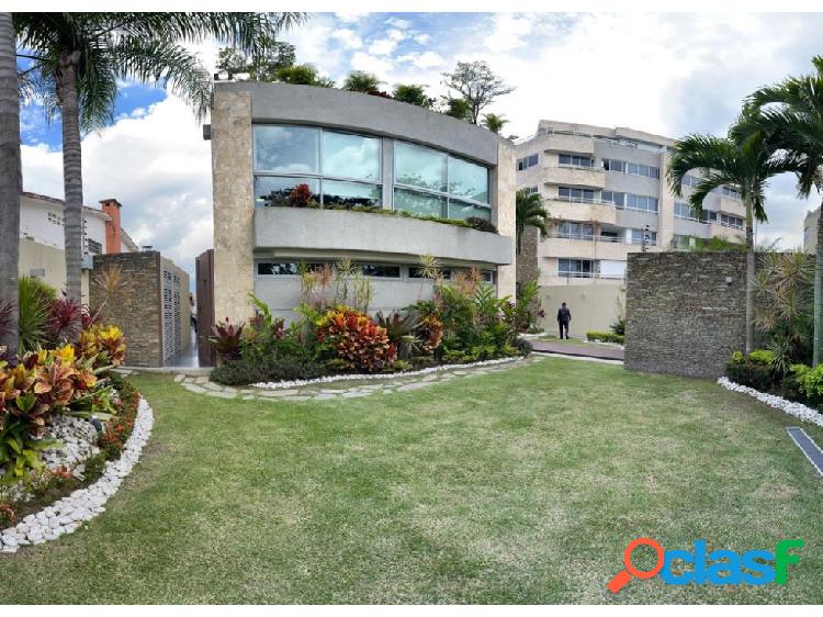 Vendo casa 900m2 4h+2s/6.5b/12p Colinas de Bello Monte 3586