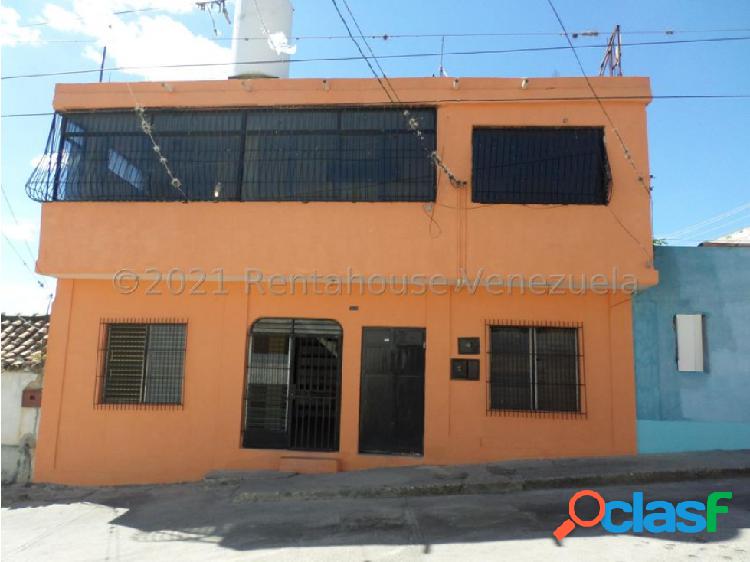 Casa en venta Zona Centro Barquisimeto 23-4194 RM