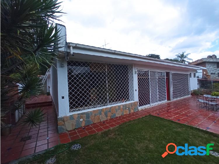 Vendo casa 252m2 6h/7b/5pe Prados del Este 8686