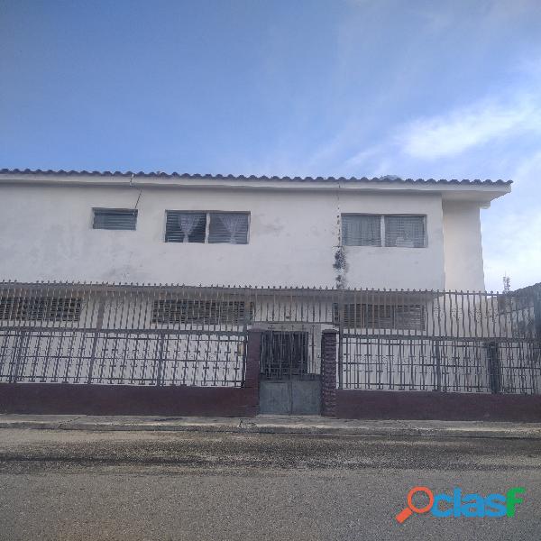 Vendo Casa con Local en zona centro de Barquisimeto