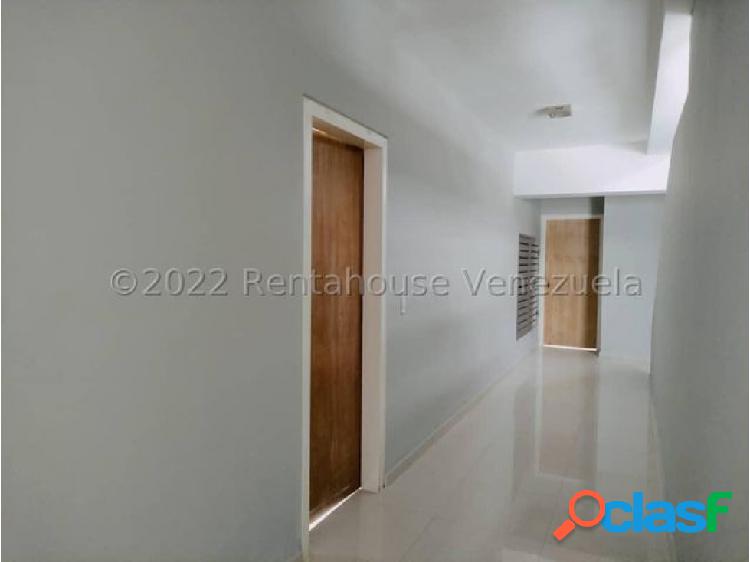 Jhanoski vende Apartamento en zona este Barquisimeto 23-4