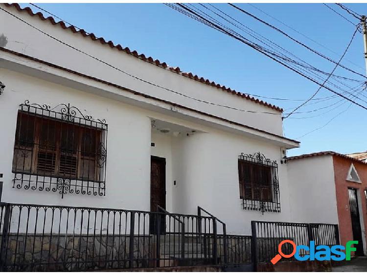 ALQUILER CASA COMERCIAL EN EL HATILLO