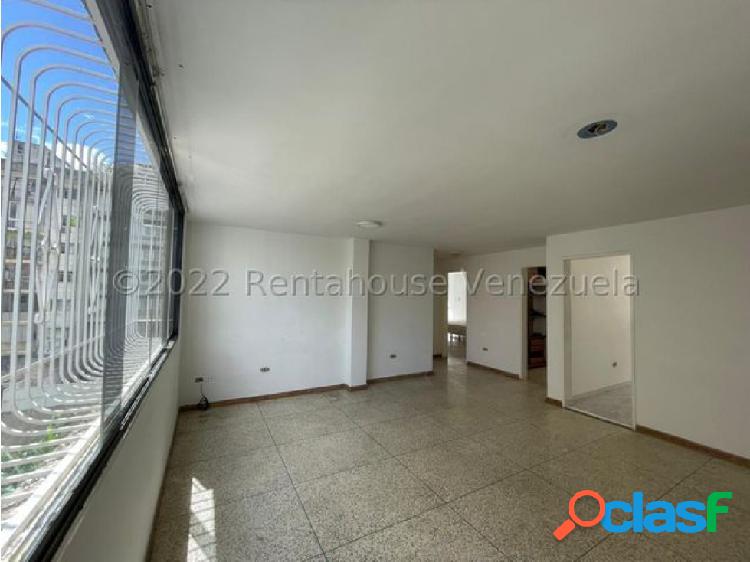 Apartamento en venta en Las Delicias 23-14406 Adri