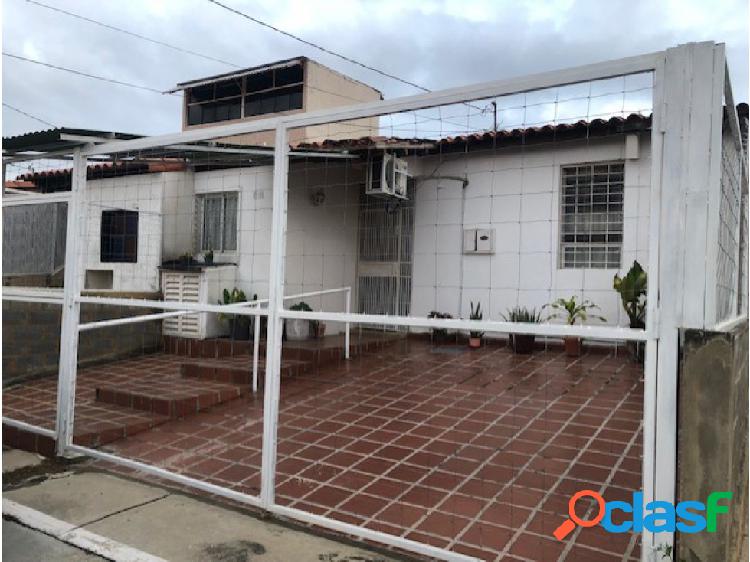 CASA EN VENTA EN CABUDARE. Urb PETIMORA