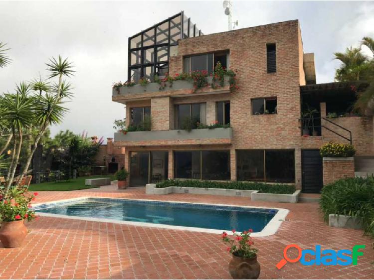 Casa en venta. 560m2/4H/6B/3P. Los Naranjos del Cafetal