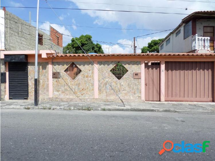 Casa en venta zona centro Barquisimeto #23-4305 DFC
