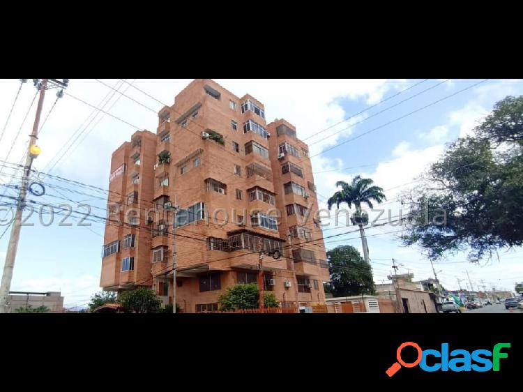 Jhanoski vende Apartamento en centro Barquisimeto 23-2860