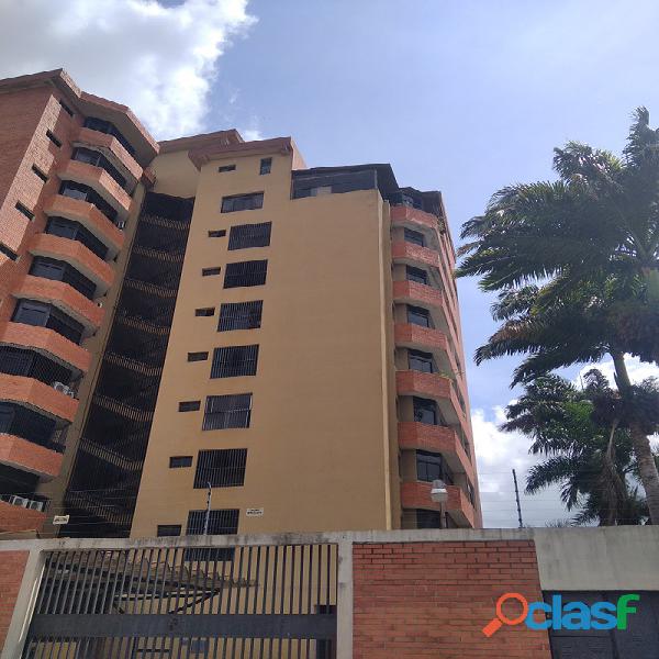 Vendo Apartamento en el triangulo del este Res parque del