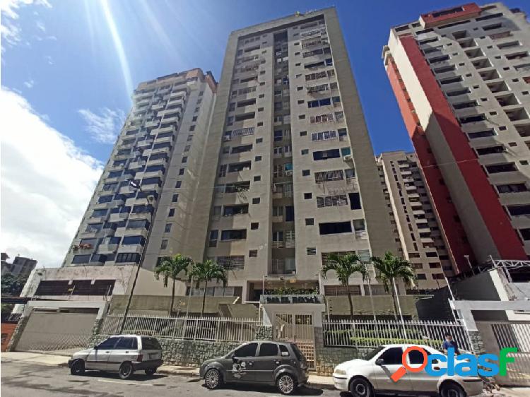 Vendo apto 76m2 3h/2b/1p Guaicay 3423