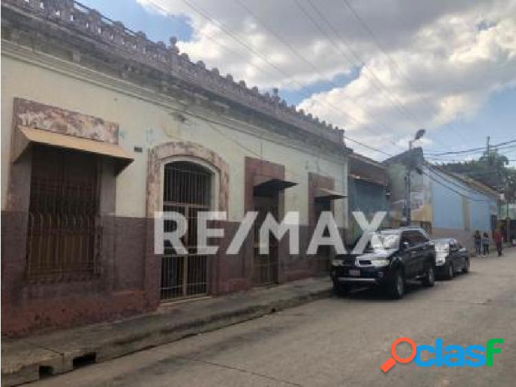 Venta de Casa Estilo Colonial en Valencia 163974