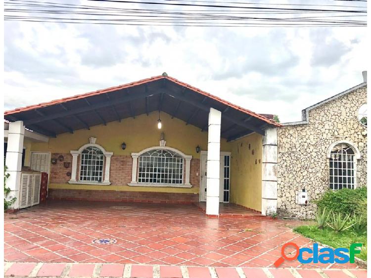 Se Vende Casa en Urbanización Laguna Paraíso I ETAPA