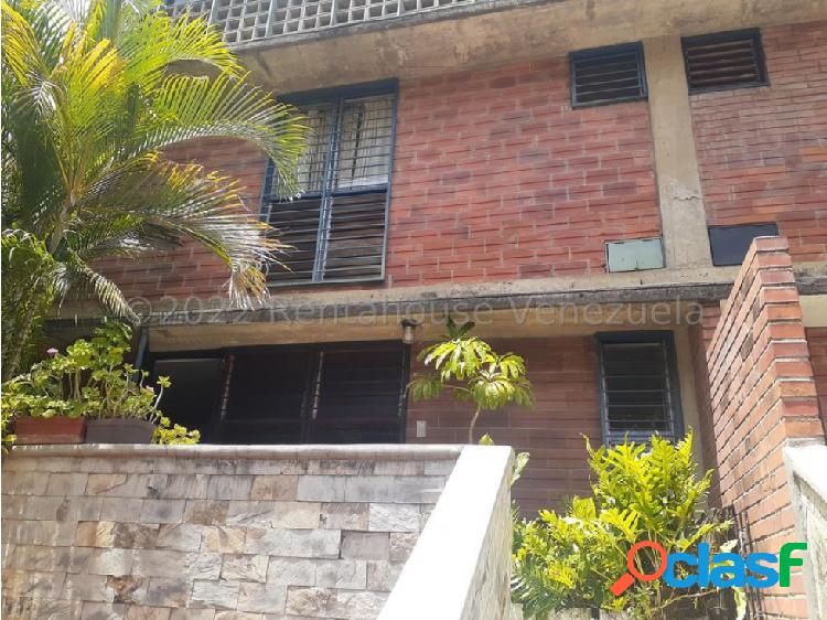 Casa en venta en Los Dos Caminos 23-14306 Zoraida Sánchez