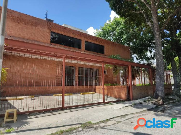 Se vende Casa Comercial 380m2,2 b, 5pe, La Trinidad.