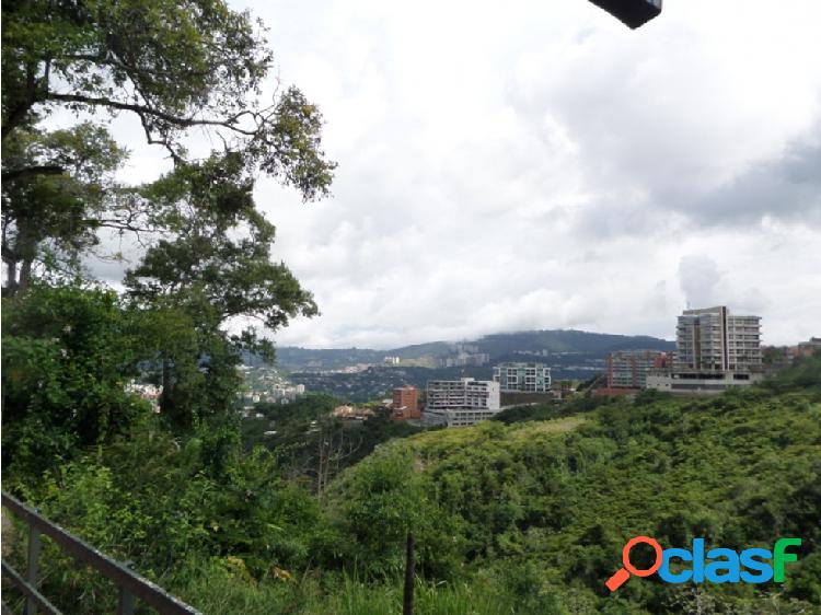 COLINAS DE BELLO MONTE PARTE ALTA CASA PARA REMODELAR