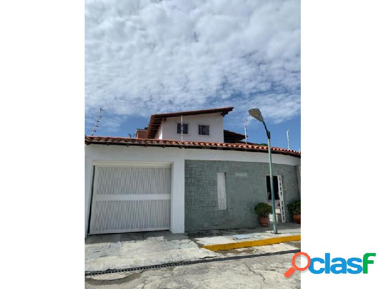 Se vende Casa 340m2,4h+s/6b+S/4p. Colinas de Vista Alegre.