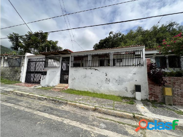 Se vende casa 216 mts, 8 h/3b/2p Guarenas 9888