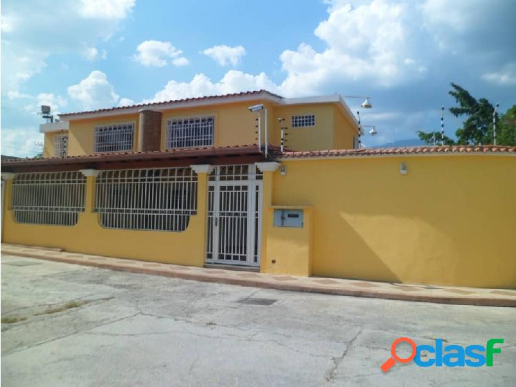 Se vende Casa 400m2,7h/7b/6p. Guatire.