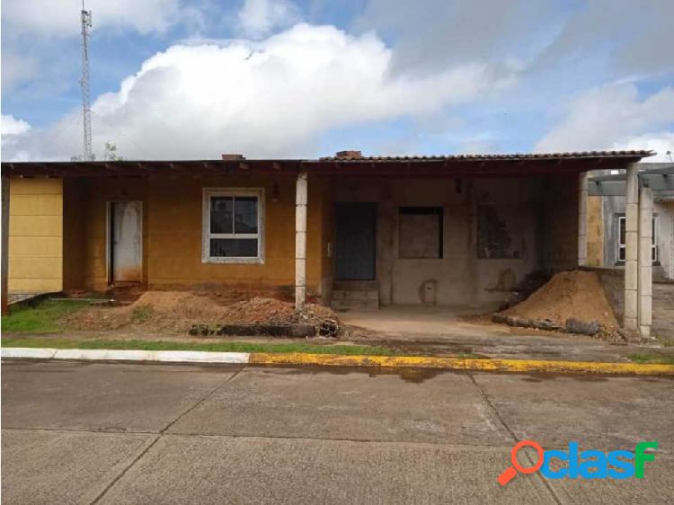Casa en la Urbanización Lomas del Bosque, condominio Ceiba,