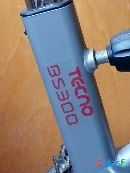 Vendo Bicicleta estática TecnoBS300, usada, DO 200
