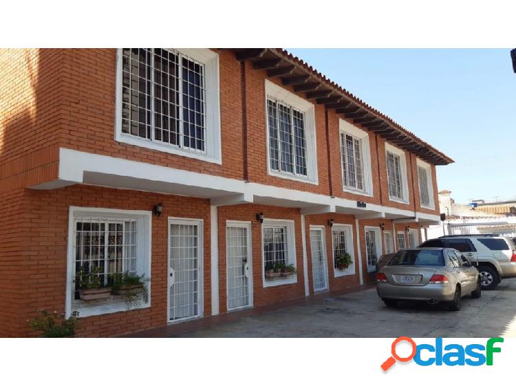 ¡Se vende o alquila Town House estilo americano semi