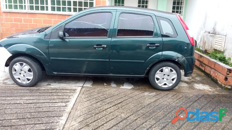 Ford Fiesta Max automático 2008