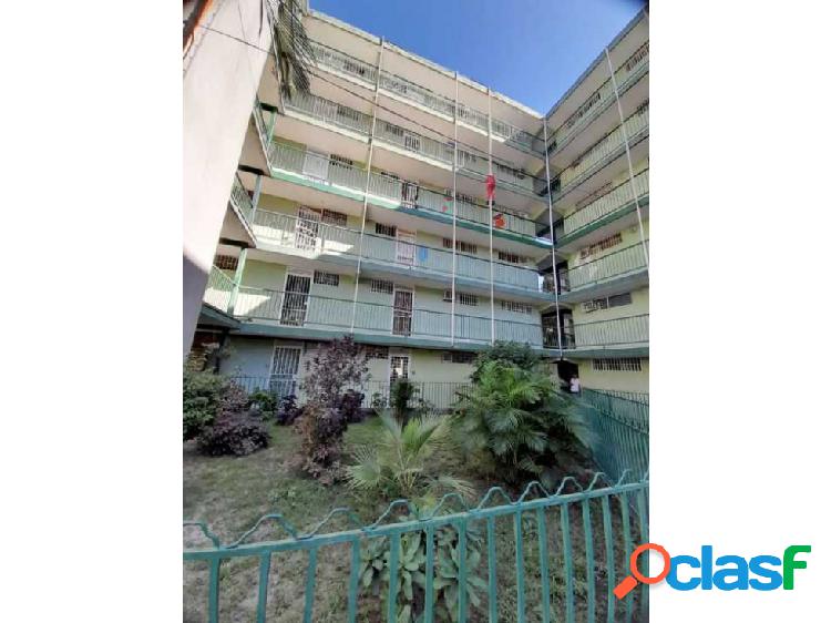 Apartamento. Ubicado detrás del C.C. Parque Aragua. Maracay